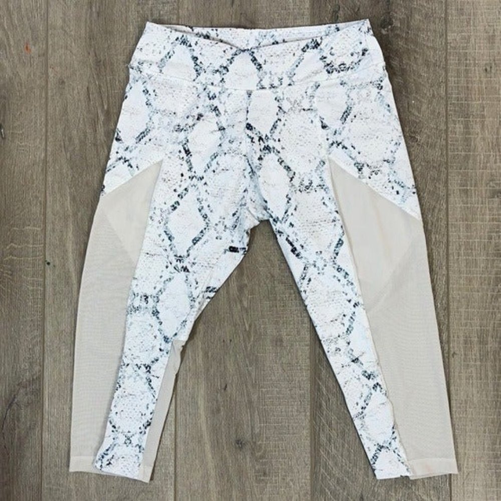 Varley Workout Leggings Capri High Rise Print White Cream Snakeskin XS